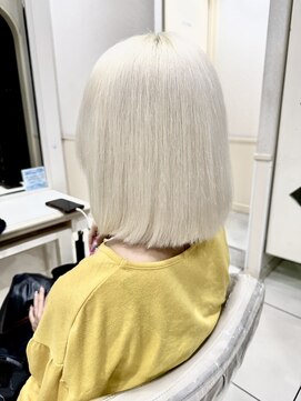 アッシュ 志木南口店(Ash) ハイトーン切りっぱなしボブ