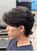メンズ刈り上げセンターパートフェザーパーマブルーブラック