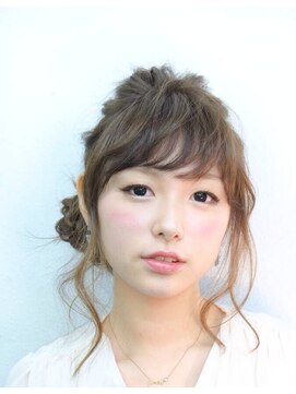 マウロア(MAULOA) [MAULOA hair] 編み込みアレンジ