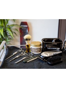 ひげ・眉の手入れもお任せください！形一つで印象が変わるので、形を整えたい人にもオススメ！