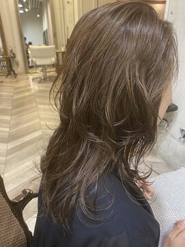 エル(EL by green) [ＡＫＩＫＯ]アッシュグレージュ×セミレイヤー☆0112327997