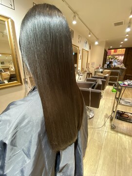 ヴォヤージュ(VOYAGE) 髪質改善縮毛矯正・詳細はinsta ＠tomita0623