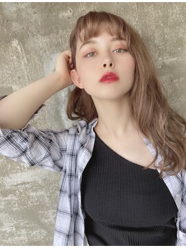 マハロヘアー(mAhalo hair) 周りと差を付ける、セピアグレージュ。