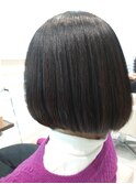 前上がりワンレングスボブ
