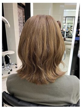 チップタップ 府中店(tip top) ベージュカラー