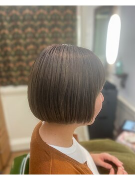 ホリデイ(HOLIDAY) マチルダボブ/ミルクティーベージュ/メテオカラー