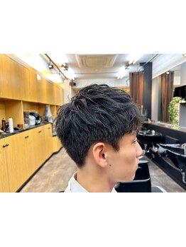 施術前の徹底したカウンセリングでお悩みに寄り添い“なりたい姿”を叶える。魅力を引き出すスタイルへ！