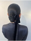 タイトヘア　タイトシニヨン　ローアップ　ベロアリボン