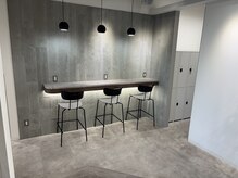 リコ 天神今泉(Reco)の雰囲気（待合カウンター◎ご来店の際はこちらでお待ち下さい。）