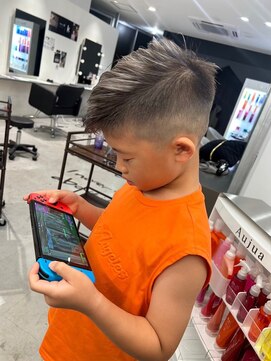 メンズサロン キング 高槻店(Men’s salon K!ng) 波巻きツイストスパイラルパーマ/フェザーパーマ/眉毛/メンズ