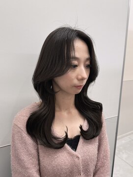 アリアバイエクラート 新宿南口店(ARiA by ECLART) ★レイヤーを活かしたくびれヘアと透明感グレージュ★