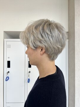 プリンプ トータルビューティ(PRIMP.total beauty) メンズカット　ホワイトカラー　2ブロック　メンズショート