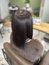 コス(KOS)&nbsp;ミディアムレイヤーボブ