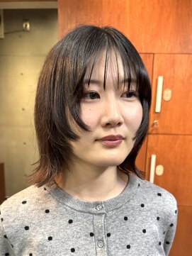 ナループロアポンテ(Nalu pu loa PONTE) ミディアムレイヤー顔まわりレイヤーパーマ落としボブウルフ