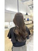 オリーブベージュ