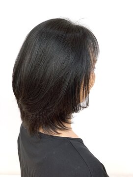 クオリス 上板橋店(QUALIS) 40代50代大人ミディアムレイヤー/ダークカラー/黒髪ツヤ髪