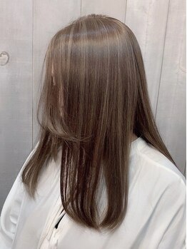 ギフト ヘアー サロン(gift hair salon)の写真/【初めての方も◎】『しっかり染まる白髪染め』高彩度でお洒落も楽しめる♪白髪を活かす白髪ぼかしが人気♪