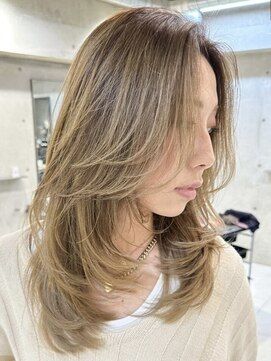 ラルガ 黒崎(Raruga) ハイライトカラーミルクティーベージュレイヤーカット