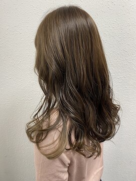 ジェナ(Jena) マットブラウン