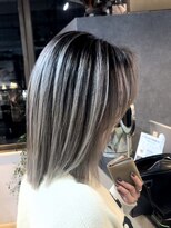 メリー オオサカ(Merly Osaka)&nbsp;White gray balayage