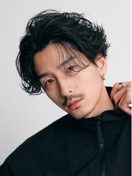 レタッチ バイ フィフス 天神大名(RETOUCH by fifth) 天神ニュアンスパーマフェザーパーマセンターパートウルフカット