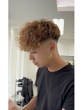 アフューズバイストゥー(Vfuse by StueW) ブラウンスペインカール×金メッシュ