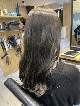 ネウィ 池袋(newi) オリーブベージュ