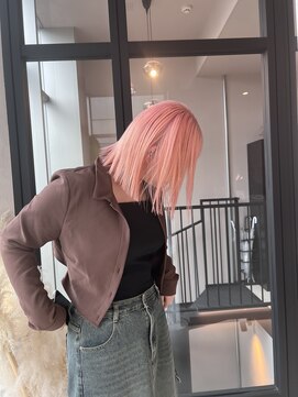 ピンクベージュ