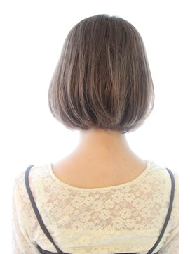 レウナ 外苑前(Reuna) 30代40代人気 お手入れ簡単丸みが可愛いボブ