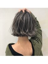 トルネード(TORNADO)&nbsp;外国人風ハイライトバレイヤージュ白髪ぼかし グレージュ