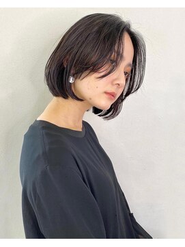 レイラバイアフロート 吉祥寺(Lila by afloat) 黒髪/暗髪ショートボブ/センターパート/前下がりボブ