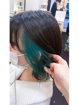 ミシェリー(misherry) インナーカラージェイドグリーンタッセルボブ長めボブハイトーン