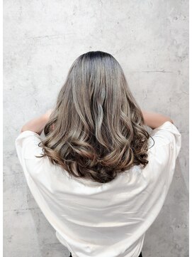 ナイン(N INE.) グレージュ