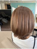 大人可愛いくびれ外ハネボブアッシュブラウン ネオウルフ