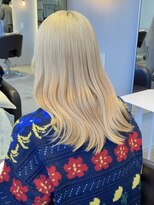 ケリーアン 太田(kelly.un)&nbsp;ブランドヘア / ブリーチカラー / ゆるふわミディ /顔周りカット