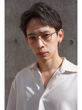 スワッグバーバースタジオ(SWAG BARBER STUDIO) 毛流れピンパーマビジカジアップバング