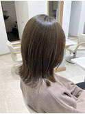 オリーブグレージュ/明るい白髪染め/髪質改善/外ハネ/30代/40代