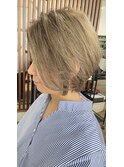 白髪ぼかし/イメチェンヘアスタイル/前髪カタログ/ショートボブ