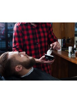 デキる男の身嗜み―。顔の印象を大きく変える"ひげ"や"眉"のスタイリングはプロにお任せください！