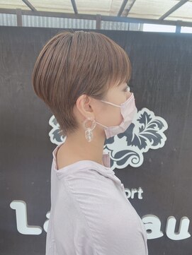 ラウラウヘアーリゾート(Lau Lau hair resort) 【LauLau. 竹内】大人ショート☆