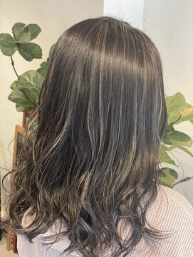 モアバイエフ(MORE byF) ハイライト