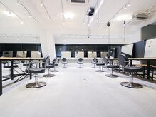 アルバム 新宿(ALBUM SHINJUKU)の雰囲気（内装はトレンドを押さえつつも、できる限りシンプルに。）