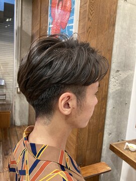 シルフィ(sylph) センターパート　ビジネスヘア  メンズマッシュ
