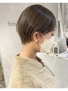 フォト イケブクロ(foto IKEBUKURO) ブリーチなし×グレーベージュ☆レイヤーカット×ショート