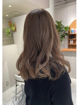 ラベストオイケ(LOVEST OIKE) ブリーチ無しのミルクティーベージュ