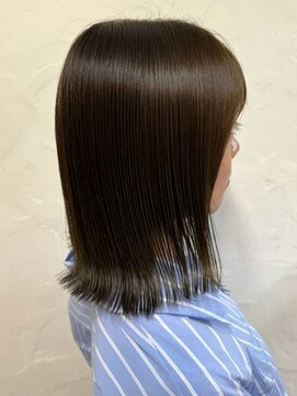 リコ 池袋東口店(Liko) 【Liko　池袋東口店】オリーブベージュ　切りっぱなしボブ　艶感