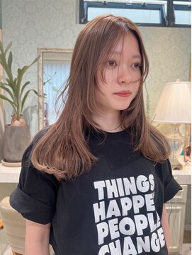 ホテリー(Hotely) ブリーチありカラー20代セミロングベージュ顔まわりレイヤー