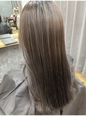 ハイライト風グラデーションパールベージュ×モノトーンカラー