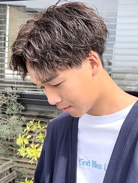 アンドファインヘアービューティー(AND FINE hair beauty) ツイストスパイラルセンターパート