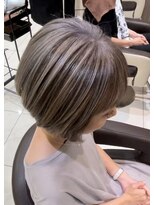 ロエ 元町店(Loe) 脱白髪染めシルバーコントラスト